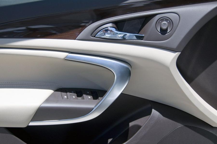  Buick Regal 2011 года  (фото 21 из 77)
